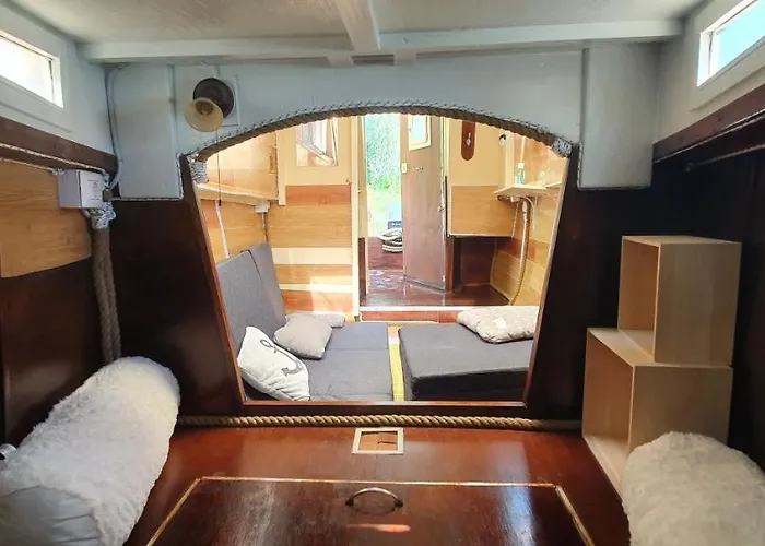 Nave Nel Bosco 3*